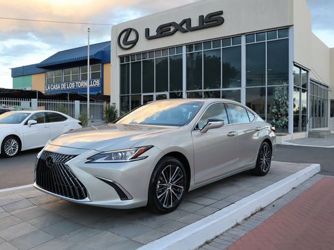 Used 2025 Lexus ES 350 w/ Premium Package image 47