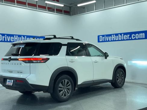 Used 2022 Nissan Pathfinder SV AWD/4WD image 9