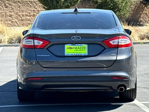 Used 2015 Ford Fusion SE FWD image 12
