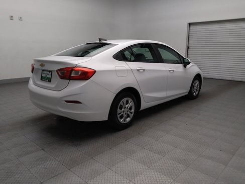 Used 2019 Chevrolet Cruze LS image 9