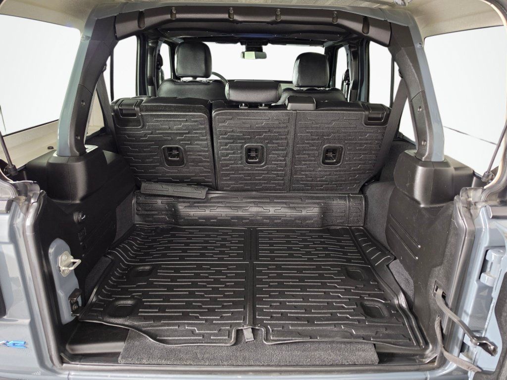 Used 2024 Jeep Wrangler Unlimited AWD/4WD image 13
