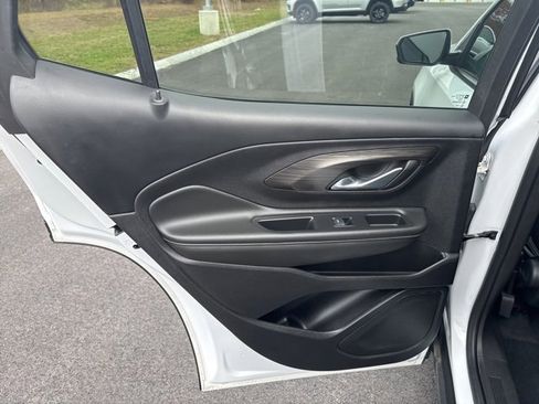 Used 2024 GMC Terrain SLE image 16