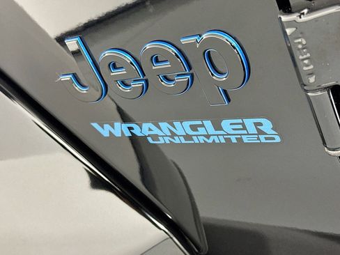 Used 2022 Jeep Wrangler Unlimited Sahara image 8