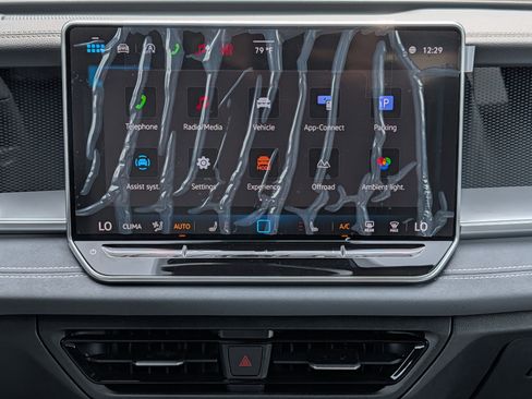 New 2026 Volkswagen Tiguan SE R-Line AWD/4WD image 10