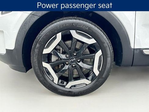 Used 2023 Kia Telluride EX w/ EX Captain's Chair Package image 28