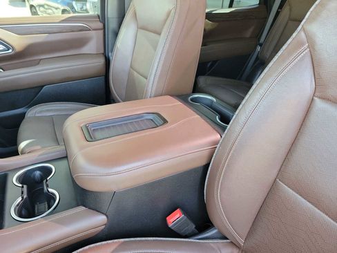 Used 2021 Chevrolet Tahoe High Country w/ Premium Package image 16