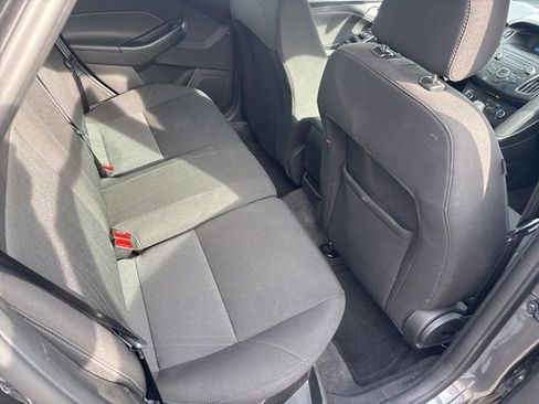 Used 2018 Ford Focus SE image 8