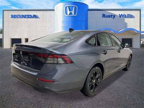 New 2025 Honda Accord SE image 3