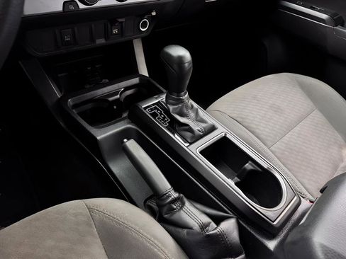 Used 2020 Toyota Tacoma SR w/ SR Convenience Package RWD image 12