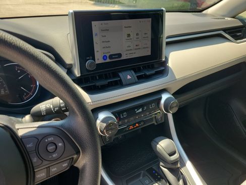Used 2023 Toyota RAV4 XLE w/ Convenience Package FWD image 24