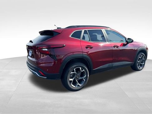 Used 2024 Chevrolet Trax LT FWD image 5