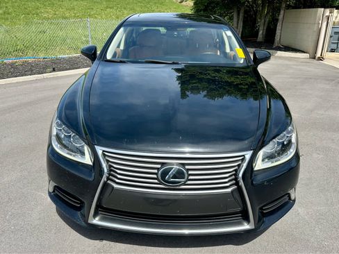 Used 2016 Lexus LS 460 AWD w/ Ultra Luxury Package image 2