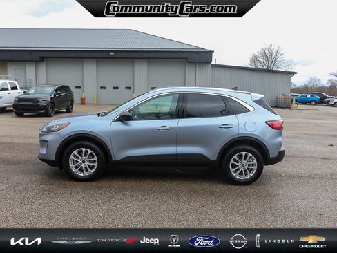 Used 2022 Ford Escape SE image 3