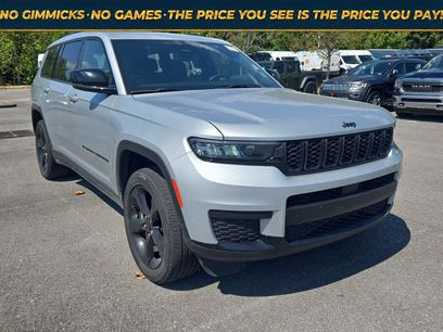 Used 2023 Jeep Grand Cherokee L Laredo