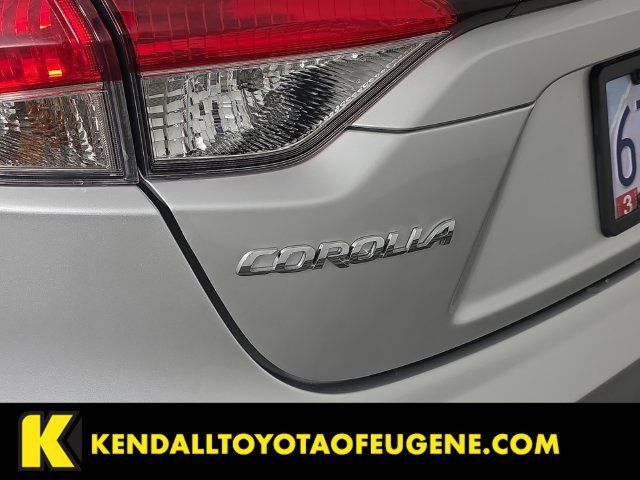 Used 2022 Toyota Corolla LE FWD image 11
