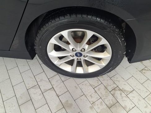 Used 2020 Ford Fusion SE image 8