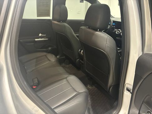 Certified 2023 Mercedes-Benz GLA 250 4MATIC image 32