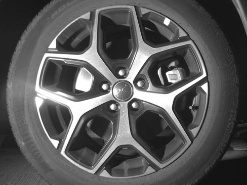 Used 2025 Jeep Compass Limited image 13