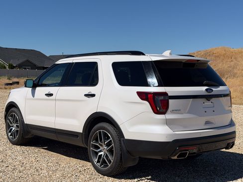 Used 2017 Ford Explorer Sport AWD/4WD image 5