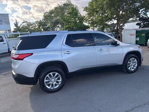 Used 2018 Chevrolet Traverse LT w/ LPO, Black Accent Package AWD/4WD image 9