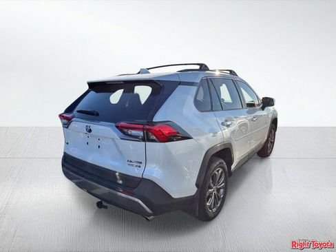Used 2022 Toyota RAV4 Limited AWD/4WD image 4