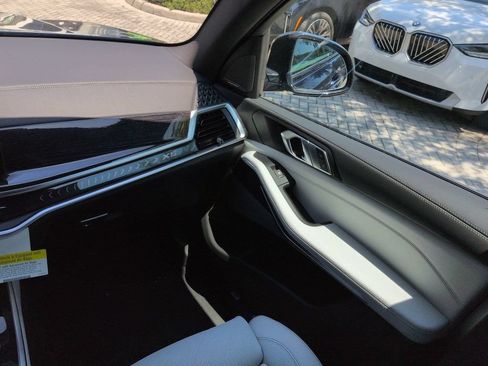 New 2026 BMW X5 xDrive40i w/ M Sport Package AWD/4WD image 17