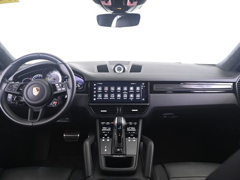 Certified 2022 Porsche Cayenne Turbo GT AWD/4WD image 31