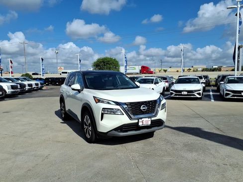 Used 2023 Nissan Rogue SV FWD image 7