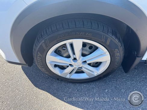 Used 2022 Nissan Kicks S FWD image 10