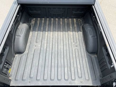 Used 2023 Ford F150 Lightning Platinum AWD/4WD image 33