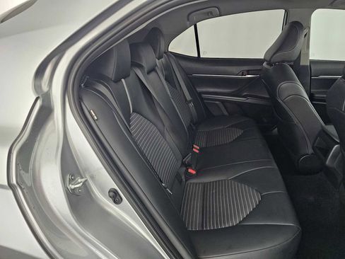 Used 2024 Toyota Camry SE image 12