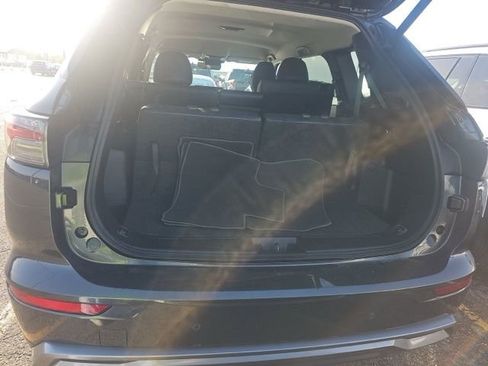 Used 2025 Mitsubishi Outlander AWD image 13