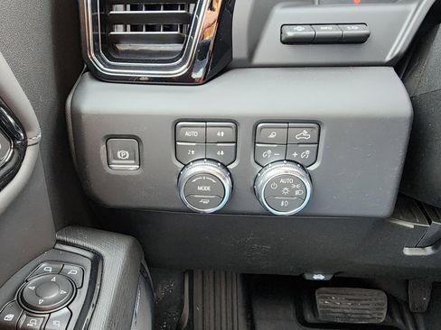 New 2026 GMC Sierra 2500 AT4X w/ LPO, Black Badging Package image 22