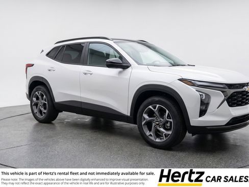 Used 2025 Chevrolet Trax LT FWD image 1