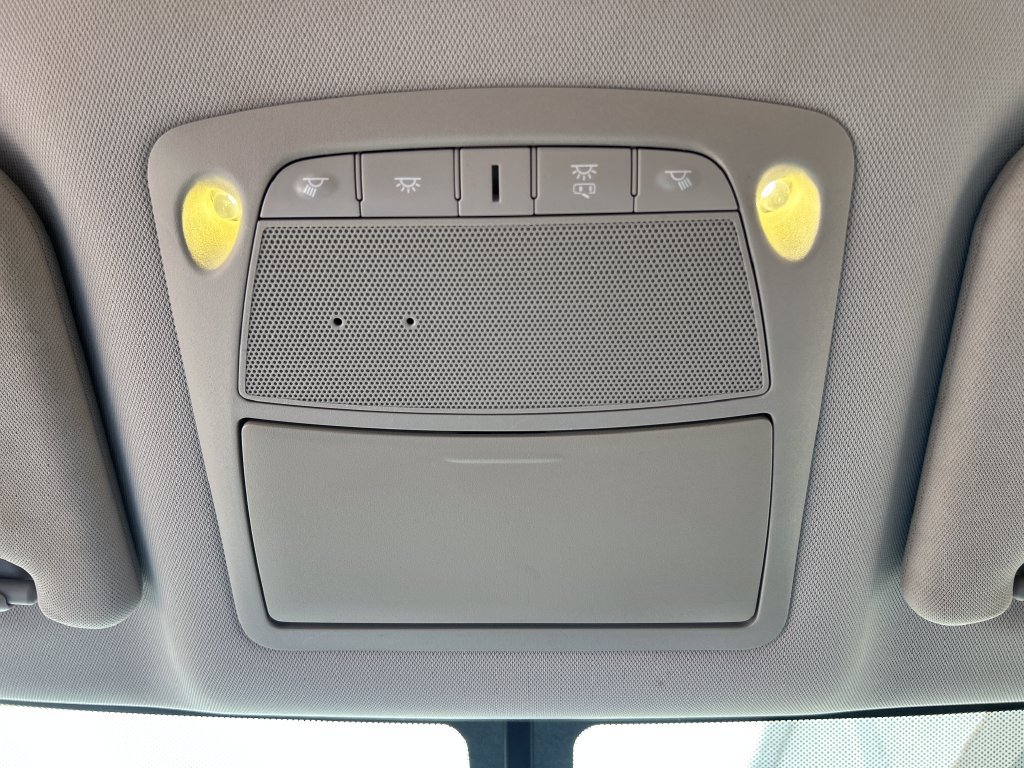 Used 2020 Nissan Pathfinder SV AWD/4WD image 16