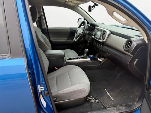 Used 2017 Toyota Tacoma SR5 image 15
