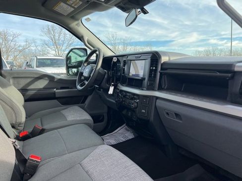 Used 2025 Ford F250 XLT w/ FX4 Off-Road Package image 5