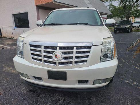 Used 2009 Cadillac Escalade 2WD image 2