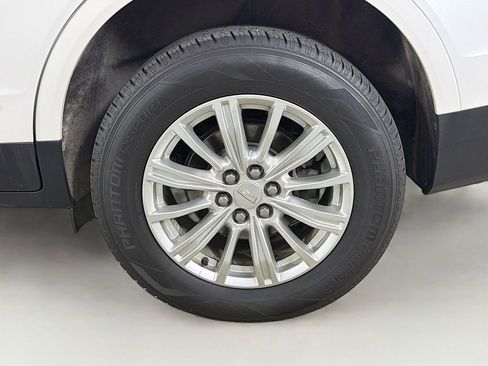 Used 2019 Cadillac XT5 FWD image 32