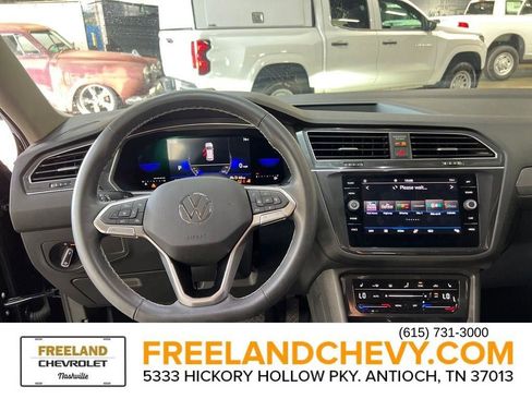 Used 2022 Volkswagen Tiguan SE image 23