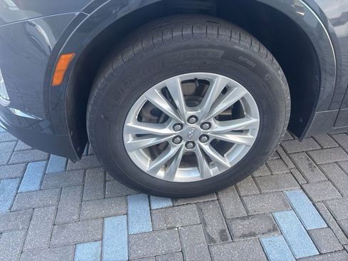 Certified 2023 Cadillac XT5 Luxury FWD image 12