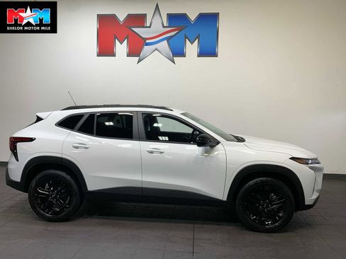 New 2026 Chevrolet Trax ACTIV w/ Driver Confidence Package image 1