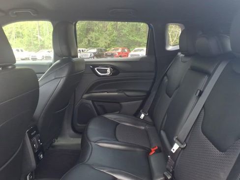 Used 2022 Jeep Compass Latitude FWD image 7