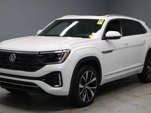 Used 2025 Volkswagen Atlas Cross Sport SEL Premium R-Line AWD/4WD image 8