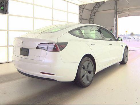 Used 2022 Tesla Model 3 Long Range AWD/4WD image 4