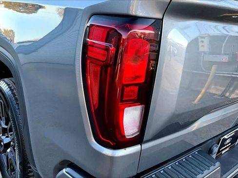 Used 2021 GMC Sierra 1500 Elevation image 27
