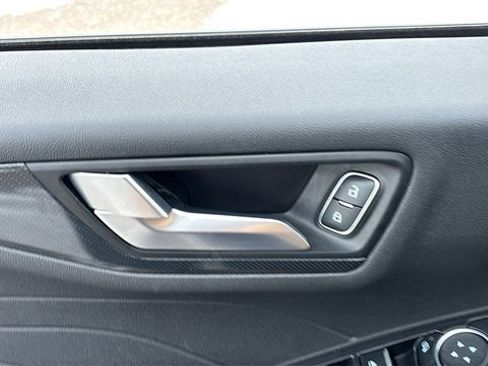 Used 2024 Ford Escape ST-Line image 9