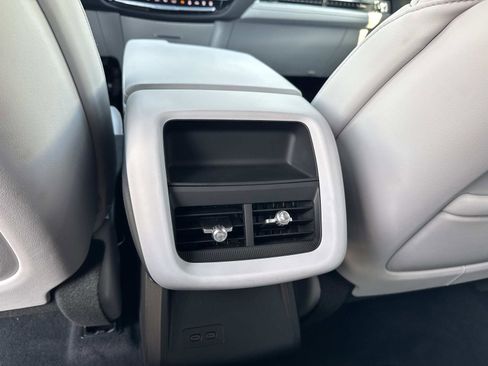 New 2025 Cadillac Lyriq Luxury image 17