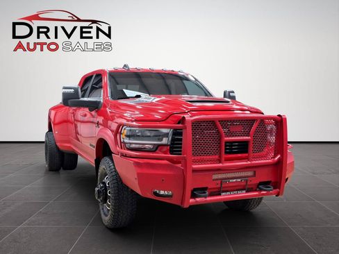 Used 2023 RAM 3500 Laramie w/ Night Edition AWD/4WD image 7
