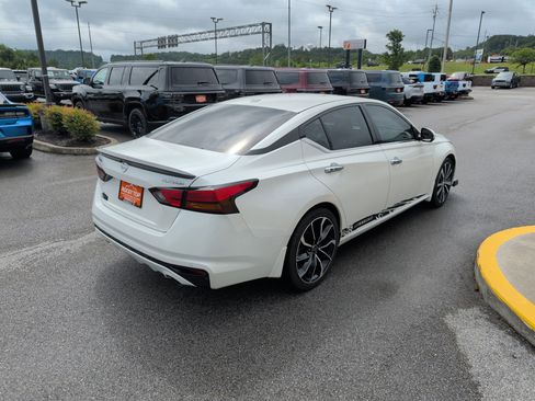 Used 2019 Nissan Altima 2.5 Platinum FWD image 6